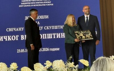 Osnovnoj školi Trpinji priznanje za doprinos u radu